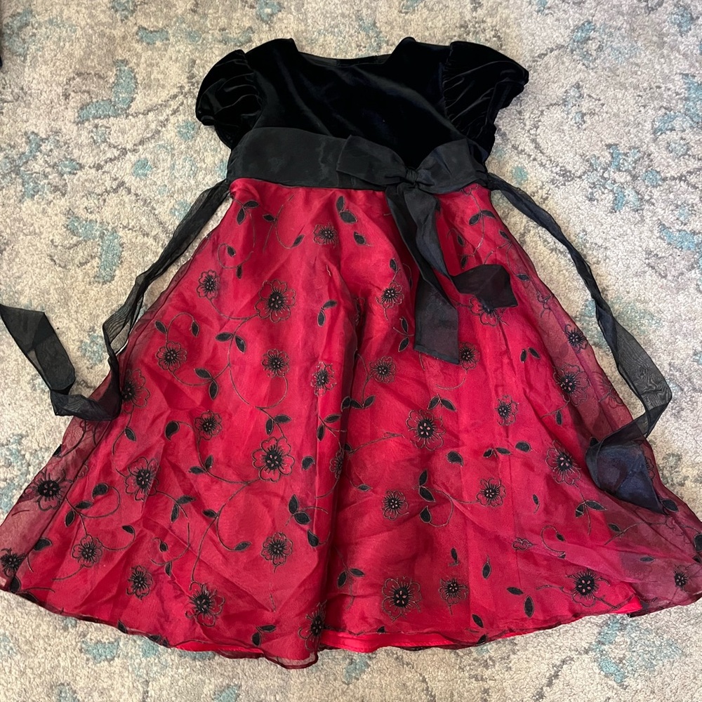 Girls size 5 Holiday Dress